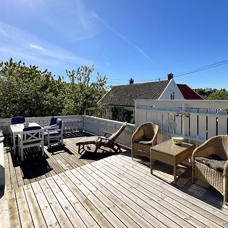 Feriehus 4 Værelses Hyggeligt Hjem I Flekkerøy Mebø
