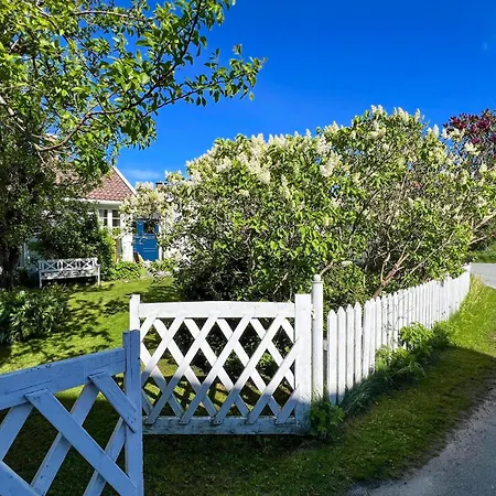 Feriehus 4 Værelses Hyggeligt Hjem I Flekkerøy Mebø