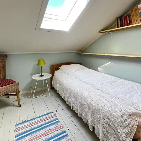 4 Værelses Hyggeligt Hjem I Flekkerøy